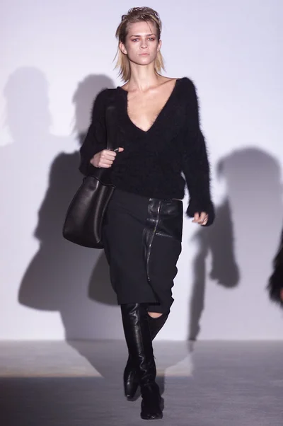 Look 10